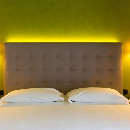 Hotel Al Campanile - Luxury Suites & Apartments Baveno Exterior foto