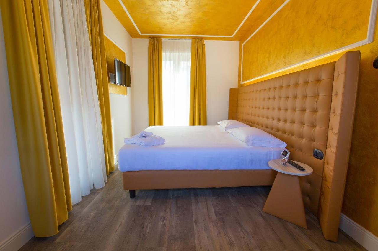 Hotel Al Campanile - Luxury Suites & Apartments Baveno Exterior foto