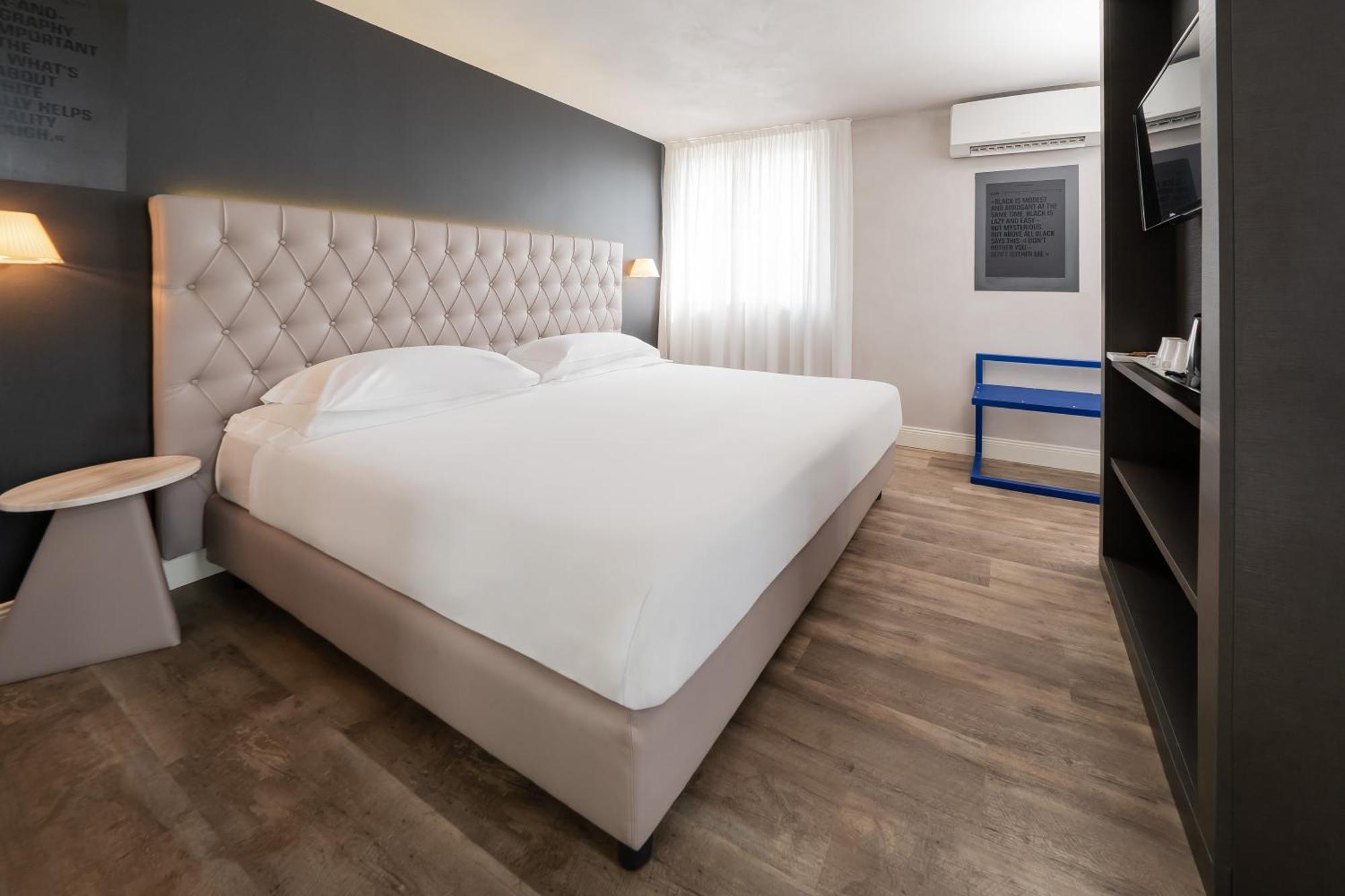 Hotel Al Campanile - Luxury Suites & Apartments Baveno Exterior foto