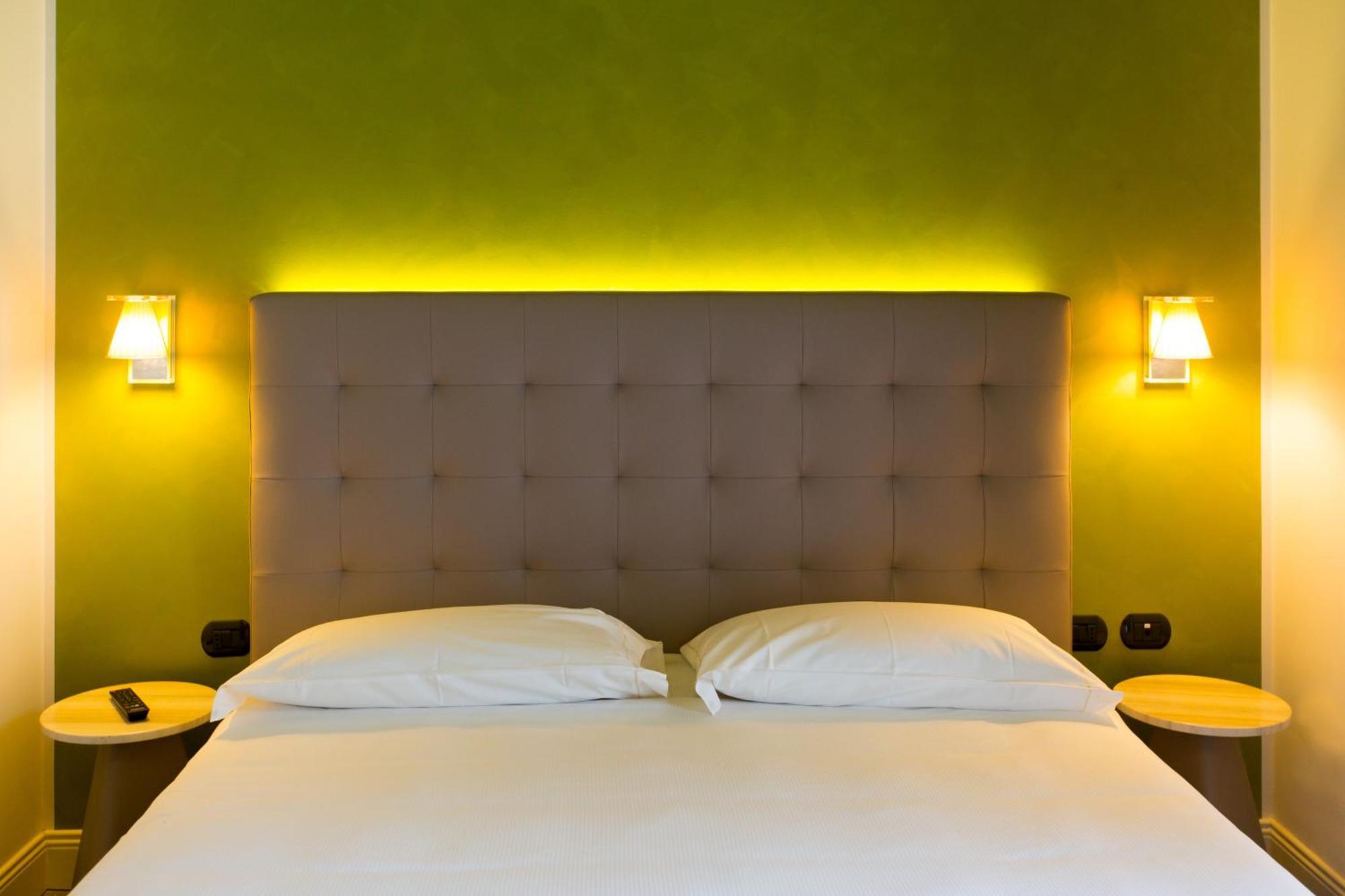 Hotel Al Campanile - Luxury Suites & Apartments Baveno Exterior foto