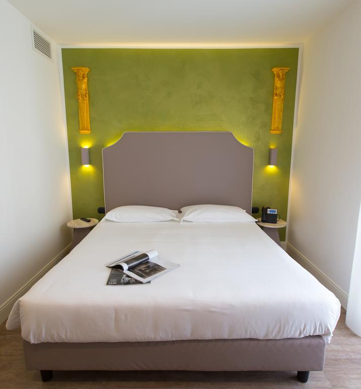 Hotel Al Campanile - Luxury Suites & Apartments Baveno Exterior foto